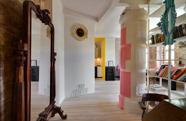 Фотография: Гостиная в стиле Лофт, Квартира, Розовый, Гид, Елена Иванова, Ирина Маркман, Ирина Киреева, Александр Арнгольдт, Елена Нечаева – фото на INMYROOM