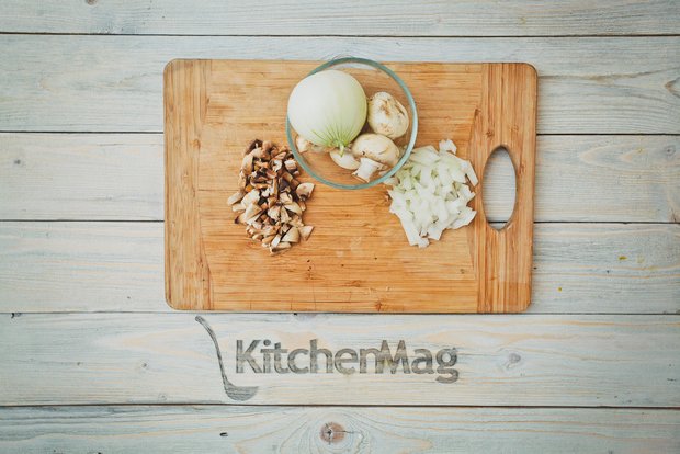 Фотография:  в стиле , Обед, Ужин, Основное блюдо, Вегетарианская, Веганская, Тушение, Жарить, Закуски, Картофель, Кулинарные рецепты, Грибы, Капуста, 1 час, Пришли гости, Готовит KitchenMag – фото на INMYROOM