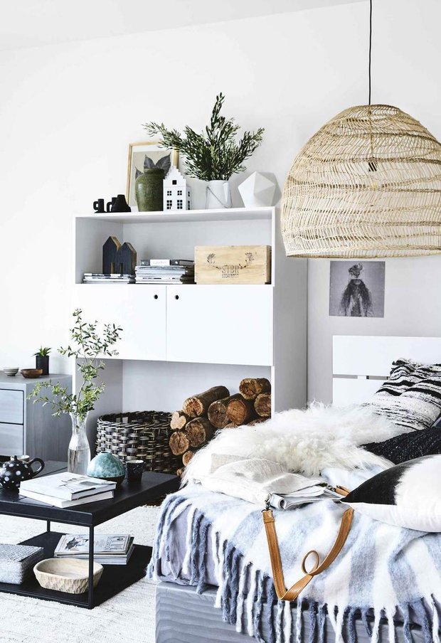 Фотография: Спальня в стиле Скандинавский, Современный, Дом, Белый, Черный, Серый, Дом и дача – фото на INMYROOM