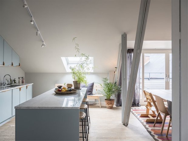 Фотография: Кухня и столовая в стиле Скандинавский, Квартира, Советы, Белый, Минимализм, Бежевый, Голубой – фото на INMYROOM