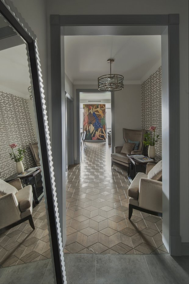 Фотография: Прихожая в стиле Классический, Современный, Эклектика, Квартира, Проект недели, Москва, новостройка, Ольга Мелекесцева, Надежда Каппер, Монолитный дом, 2 комнаты, Более 90 метров, ЖК «Пырьева 9» – фото на INMYROOM