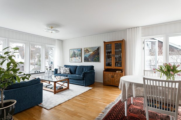 Фотография: Гостиная в стиле Скандинавский, Современный, Декор интерьера, Дом, Белый, Минимализм, Вилла, Серый, Голубой, Коричневый, 4 и больше, Более 90 метров – фото на INMYROOM