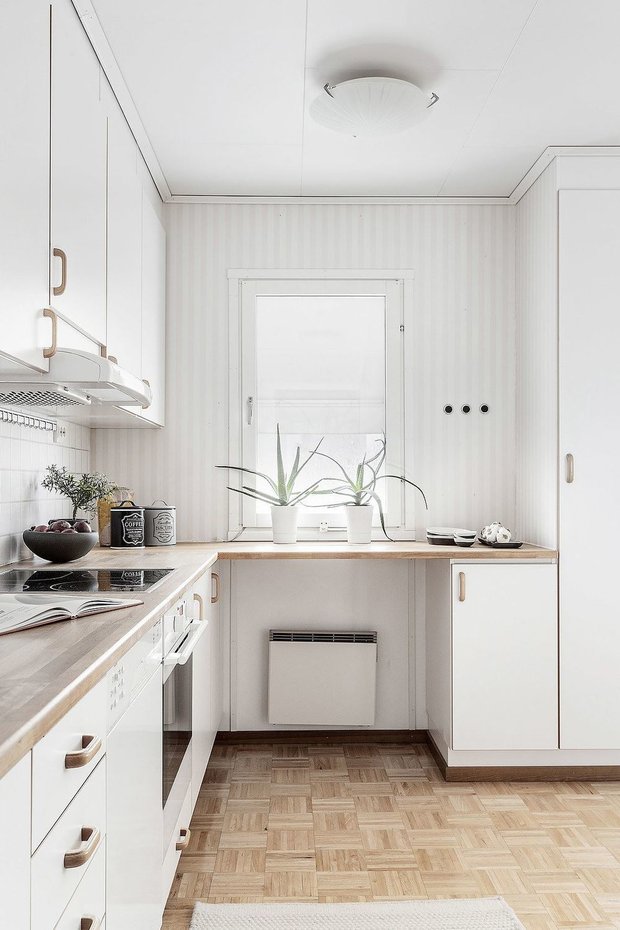 Фотография: Кухня и столовая в стиле Скандинавский, Гостиная, Декор интерьера, Дом, Швеция, Стокгольм, как создать уютную атмосферу, 4 и больше, Более 90 метров, гостеприимный интерьер – фото на INMYROOM