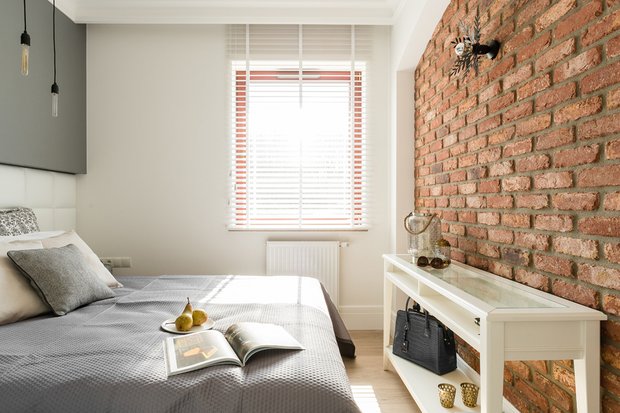 Фотография: Спальня в стиле Скандинавский, Декор интерьера, Малогабаритная квартира, Польша – фото на INMYROOM
