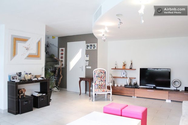 Фотография: Гостиная в стиле Прованс и Кантри, Airbnb – фото на INMYROOM