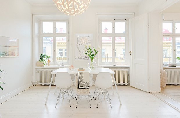 Фотография: Кухня и столовая в стиле Скандинавский, Современный, Малогабаритная квартира, Квартира, Цвет в интерьере, Дома и квартиры, Белый – фото на INMYROOM