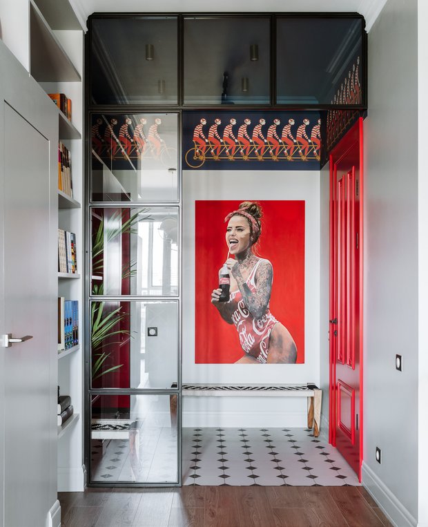 Фотография:  в стиле , Прихожая, Малогабаритная квартира – фото на INMYROOM