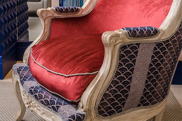 Фотография: Мебель и свет в стиле Классический, Современный, Эклектика, Гостиная, Декор интерьера, Интерьер комнат, Тема месяца – фото на INMYROOM