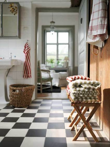 Фотография: Ванная в стиле Скандинавский, Индустрия, Люди, IKEA – фото на INMYROOM