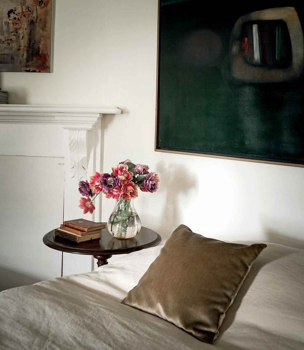 Фотография: Спальня в стиле Скандинавский, Прованс и Кантри, Дом, Белый, Особняк, Бежевый, Коричневый, Дом и дача, Англия, Уэльс – фото на INMYROOM