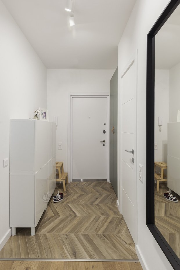 Фотография: Прихожая в стиле Минимализм, Гид, Герой InMyRoom, ремонт своими руками, ошибки в оформлении малогабаритки, ошибки в ремонте – фото на INMYROOM