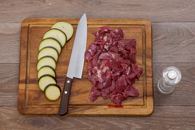 Фотография:  в стиле , Обед, Основное блюдо, Тушение, Мясо, Кулинарные рецепты, 45 минут, Европейская кухня – фото на INMYROOM