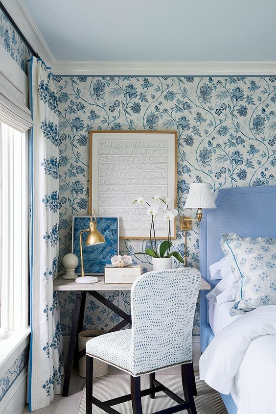 Купить настольную лампу за 2 386 рублей