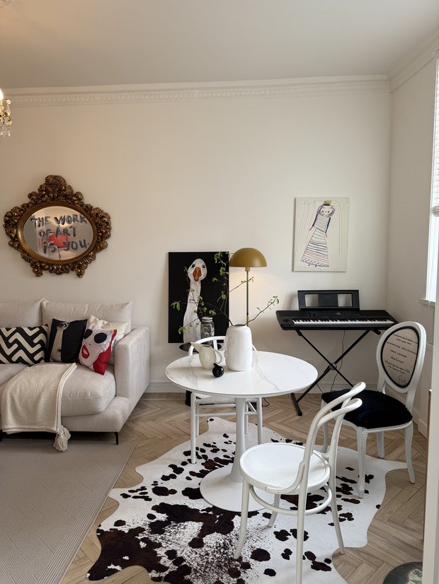 Фотография:  в стиле , Квартира, Проект дня, Москва, Сталинка, 2 комнаты, 40-60 метров, современный с элементами легкой классики, Нана Харгиянова – фото на INMYROOM