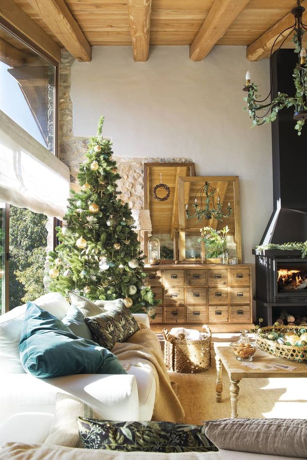 Фотография: Гостиная в стиле Прованс и Кантри, Дом, Белый, Бежевый, Голубой, Бирюзовый, Эко, Дом и дача – фото на INMYROOM