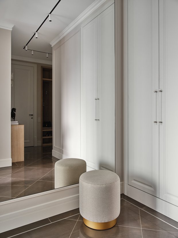 Фотография: Прихожая в стиле Классический, Современный, Квартира, Проект недели, Москва, Лидия Большакова, NW-Interior, 3 комнаты, 60-90 метров – фото на INMYROOM