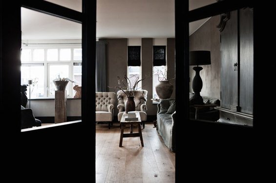 Фотография: Гостиная в стиле Лофт, Дом, Цвет в интерьере, Дома и квартиры, Серый – фото на INMYROOM