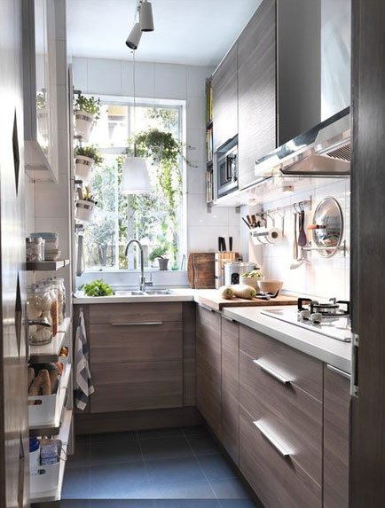 Фотография: в стиле , Кухня и столовая, Советы, планировка узкой кухни в хрущевке, дизайн узкой кухни, обустройство узкой кухни, мебель для узкой кухни, сценарии освещения для узкой кухни – фото на INMYROOM