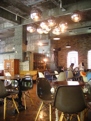 Фотография:  в стиле Лофт, Современный, Eames, Tom Dixon, Дома и квартиры, Городские места, Еда, Лондон, Нью-Йорк, Ресторан, Стокгольм, Кафе и рестораны – фото на INMYROOM