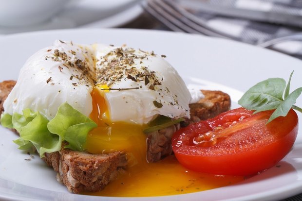 Фотография:  в стиле , Завтрак, Жарить, Кулинарные рецепты, Легкий завтрак, Яйца – фото на INMYROOM