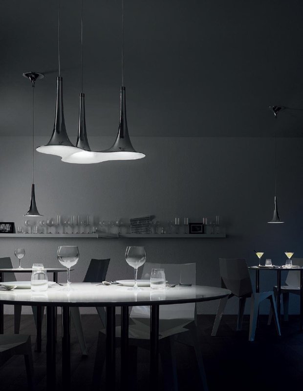 Фотография: Кухня и столовая в стиле Современный, Artemide, Axo Light, Мебель и свет, Индустрия, События, Светильник, Маркет, Люстра, Карим Рашид, Милан, Филипп Старк, Настольная лампа, iSaloni – фото на INMYROOM