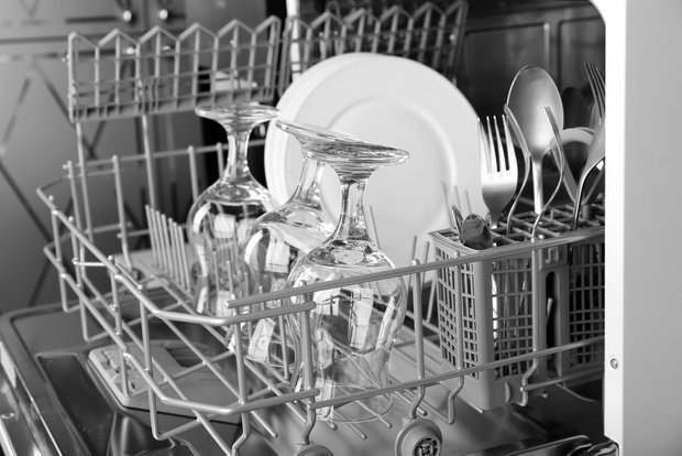 Фотография:  в стиле , Советы, уборка, кухня, Обзор гаджетов, Посудомоечная машина – фото на INMYROOM
