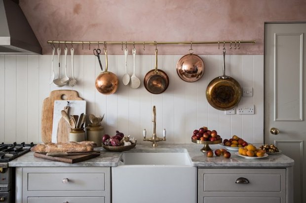 Фотография: Кухня и столовая в стиле Прованс и Кантри, Декор интерьера, Квартира, Лондон – фото на INMYROOM