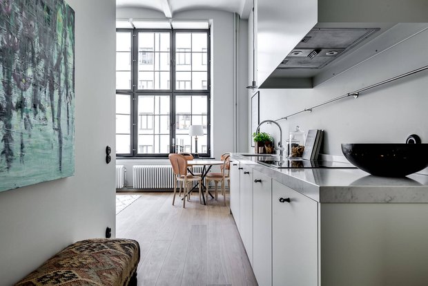 Фотография: Кухня и столовая в стиле Минимализм, Скандинавский, Декор интерьера, Квартира – фото на INMYROOM