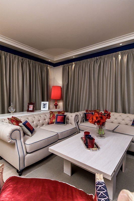 Фотография: Гостиная в стиле Классический, Современный, Эклектика, Декор интерьера, Интерьер комнат, Тема месяца – фото на INMYROOM
