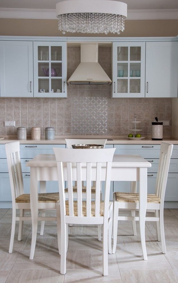 Фотография: Кухня и столовая в стиле Прованс и Кантри, Гостиная, Советы – фото на INMYROOM