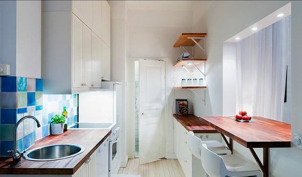 Фотография: в стиле , Кухня и столовая, Советы, планировка узкой кухни в хрущевке, дизайн узкой кухни, обустройство узкой кухни, мебель для узкой кухни, сценарии освещения для узкой кухни – фото на INMYROOM