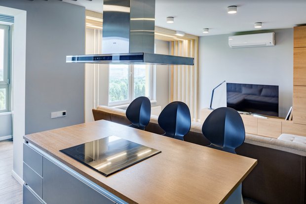 Фотография: Кухня и столовая в стиле Минимализм, Советы, 3 комнаты, «Точка ремонта», Дмитрий Кулаков, Райффайзенбанк – фото на INMYROOM