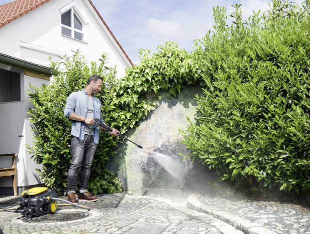 Фотография:  в стиле , Ландшафт, Дача, Дом и дача, Клининг, Karcher – фото на INMYROOM