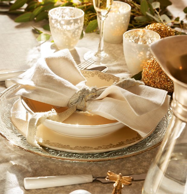 Фотография:  в стиле , Декор и DIY, Советы, декор бежевого интерьера к Новому году, правила декор  бежевого интерьера – фото на INMYROOM