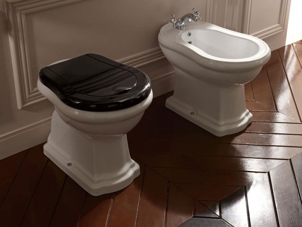 Унитаз со смывом под давлением