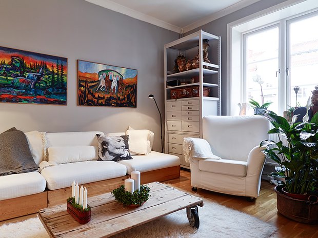 Фотография: Гостиная в стиле Скандинавский, Малогабаритная квартира, Квартира, Цвет в интерьере, Дома и квартиры, Белый, Гетеборг, 2 комнаты, 40-60 метров – фото на INMYROOM