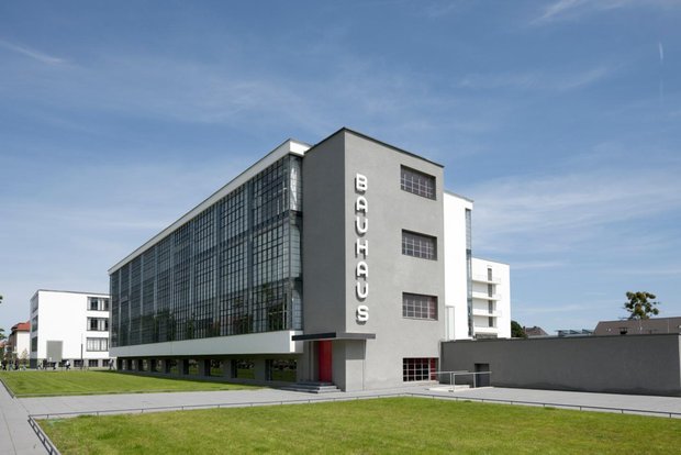 Здание Баухауза в Дессау