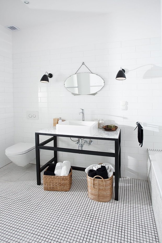 Фотография: Ванная в стиле Скандинавский, Лофт, Квартира, Цвет в интерьере, Дома и квартиры, Белый, Стена – фото на INMYROOM