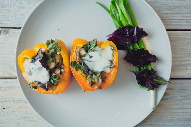 Фотография:  в стиле , Обед, Ужин, Перекусить, Закуска, Основное блюдо, Вегетарианская, Веганская, Выпекание, Тушение, Закуски, Зелень, Кулинарные рецепты, 30 минут, Пришли гости, Готовит KitchenMag, Русская кухня  – фото на INMYROOM
