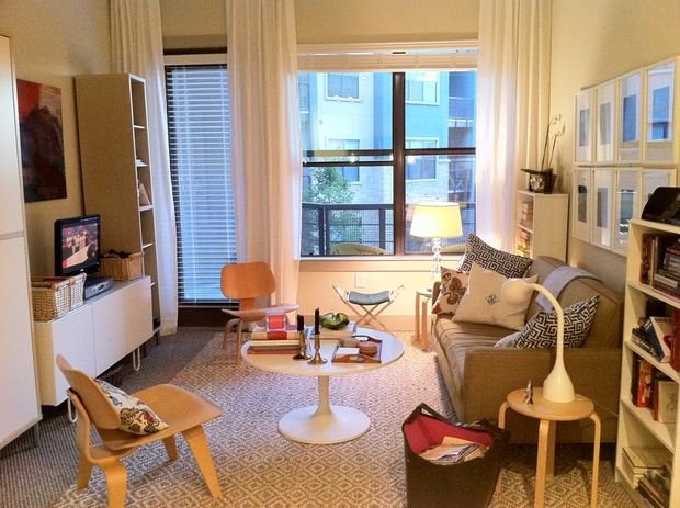 Фотография:  в стиле , Гостиная, Декор интерьера, Малогабаритная квартира, Квартира, Декор, Хрущевка – фото на INMYROOM