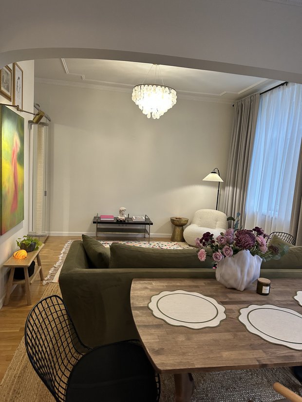 Фотография: в стиле , Квартира, Проект дня, Москва, Сталинка, 2 комнаты, 60-90 метров, дизайн 2025, фото интерьера, Мария Ратникова – фото на INMYROOM