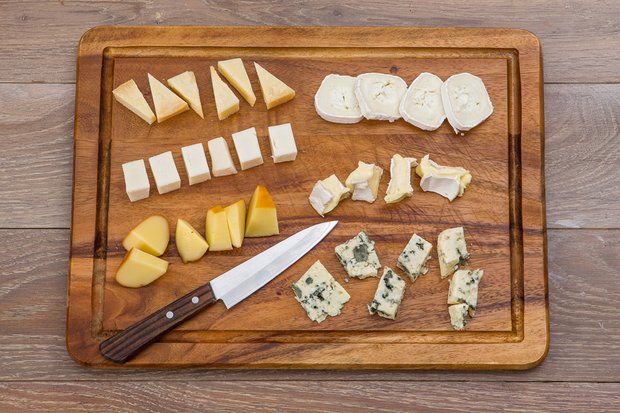 Фотография: в стиле , Закуска, Сырым, Закуски, Французская кухня, Кулинарные рецепты, 15 минут, Пришли гости, Закуска перед телевизором, День рождения – фото на INMYROOM