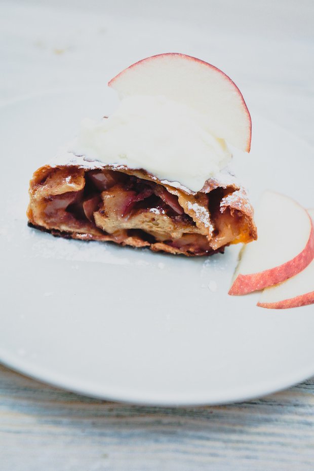 Фотография:  в стиле , Новый Год, Сладенького, Десерт, Выпекание, Выпечка, Кулинарные рецепты, Тесто, 2 часа, Пришли гости, Готовит KitchenMag, Европейская кухня – фото на INMYROOM