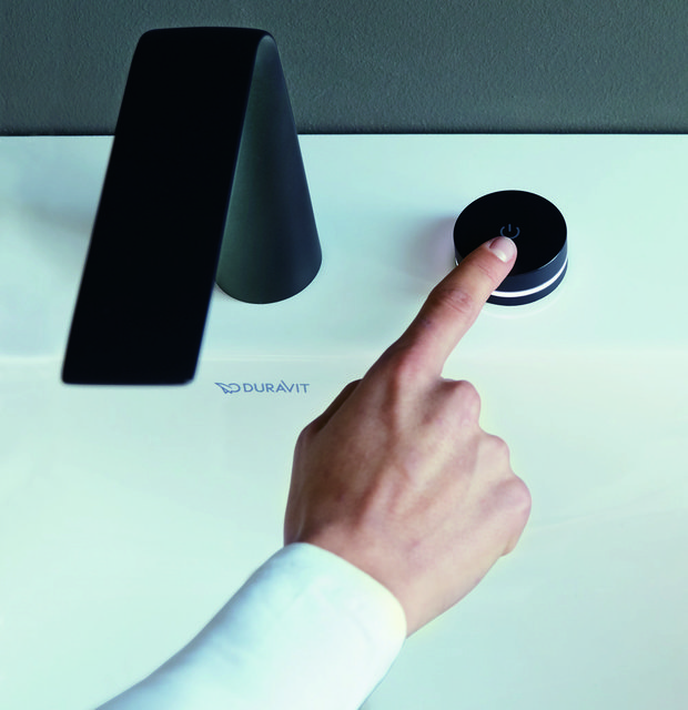 Фотография:  в стиле , Ванная, Гид, Duravit, энциклопедия_сантехника, умная сантехника, технологии, современные технологии, термостат – фото на INMYROOM