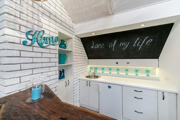 Фотография: Кухня и столовая в стиле Прованс и Кантри, Лофт, Скандинавский, Современный, Интерьер комнат, Дача, Дачный ответ, Мансарда – фото на INMYROOM