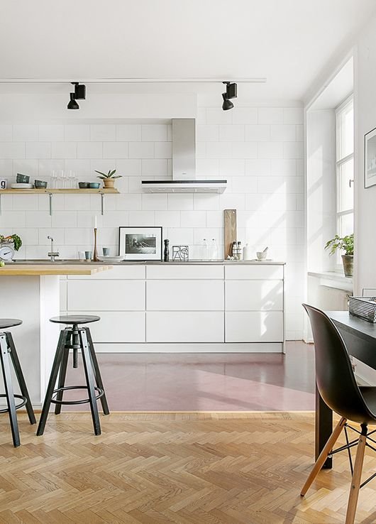 Фотография: Кухня и столовая в стиле Скандинавский, Малогабаритная квартира – фото на INMYROOM