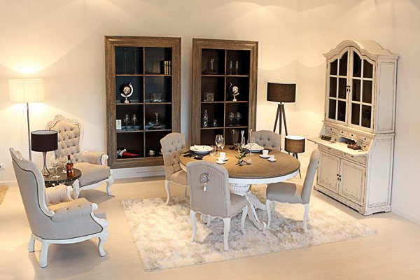 Фотография: Гостиная в стиле , Декор интерьера, Comptoir de Famille, Country Corner, Мебель и свет, Стол, Интерьерная Лавка, Журнальный столик – фото на INMYROOM