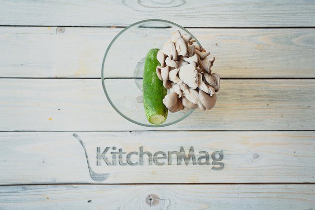 Фотография:  в стиле , Обед, Ужин, Перекусить, Закуска, Основное блюдо, Вегетарианская, Веганская, Выпекание, Тушение, Закуски, Зелень, Кулинарные рецепты, 30 минут, Пришли гости, Готовит KitchenMag, Русская кухня  – фото на INMYROOM