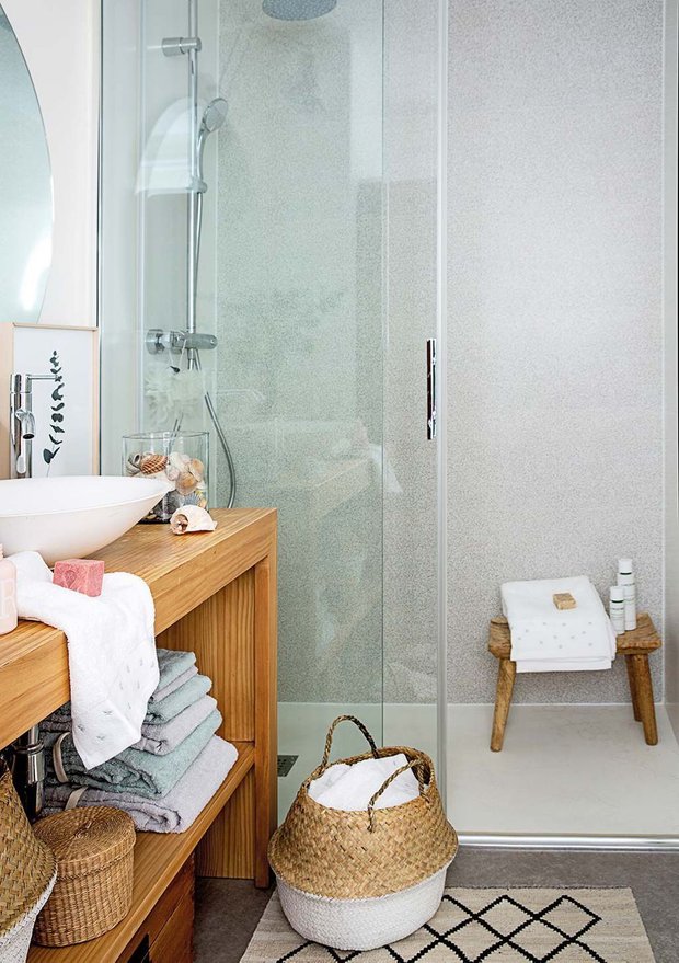 Фотография: Ванная в стиле Скандинавский, Кухня и столовая, Гостиная, Спальня, Прованс и Кантри, Эклектика, Декор и DIY, Квартира, Испания, Белый, Мадрид, Бирюзовый, 4 и больше, Более 90 метров, как оформить квартиру светлой – фото на INMYROOM