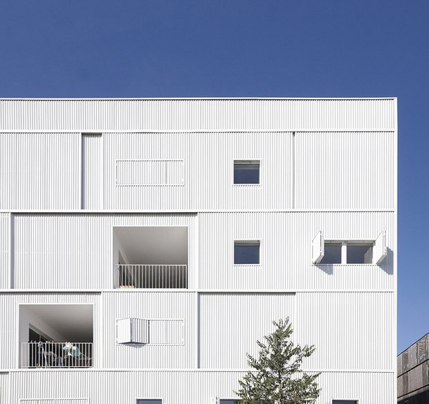 Фасад дома, Carré Lumière